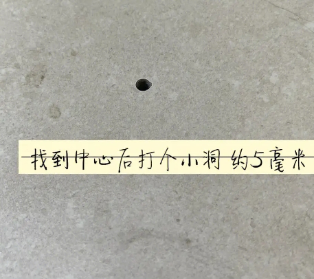 云安瓷砖空鼓维修公司专业解答在瓷砖铺贴过程中，如果砂料搅拌不均匀，将会带来以下问题